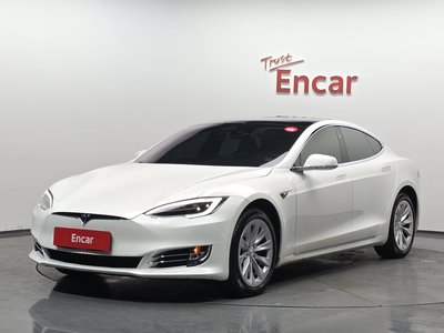 TESLA MODEL S - 1