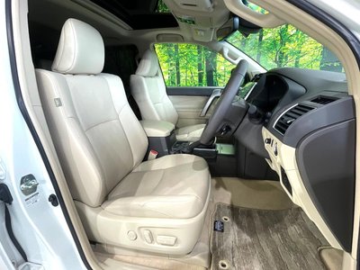 TOYOTA LAND CRUISER PRADO - 8