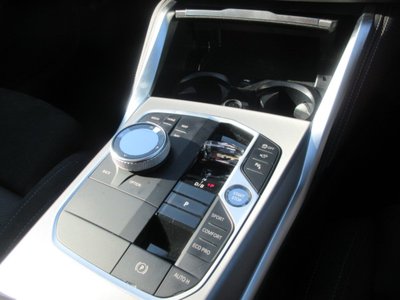 2025 BMW I4 — миниатюра 24