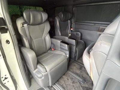 TOYOTA ALPHARD - 9