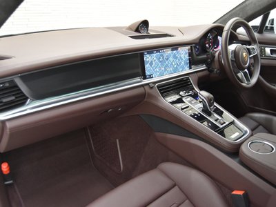 PORSCHE PANAMERA - 10