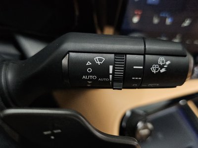 2025 Lexus NX thumbnail 32