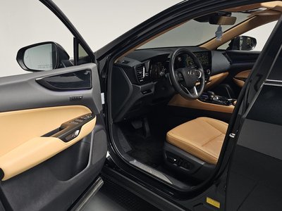 2025 Lexus NX thumbnail 13