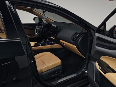 2025 Lexus NX thumbnail 17