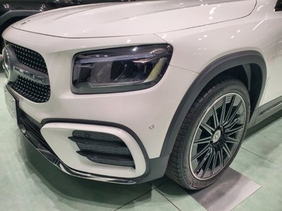 MERCEDES-BENZ GLB - 8