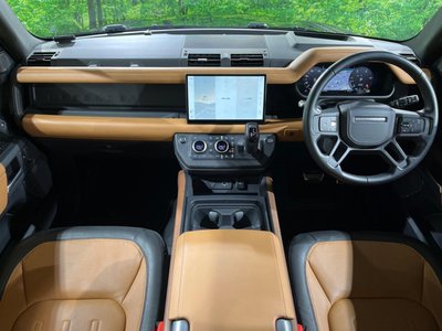 LAND ROVER DEFENDER - 2