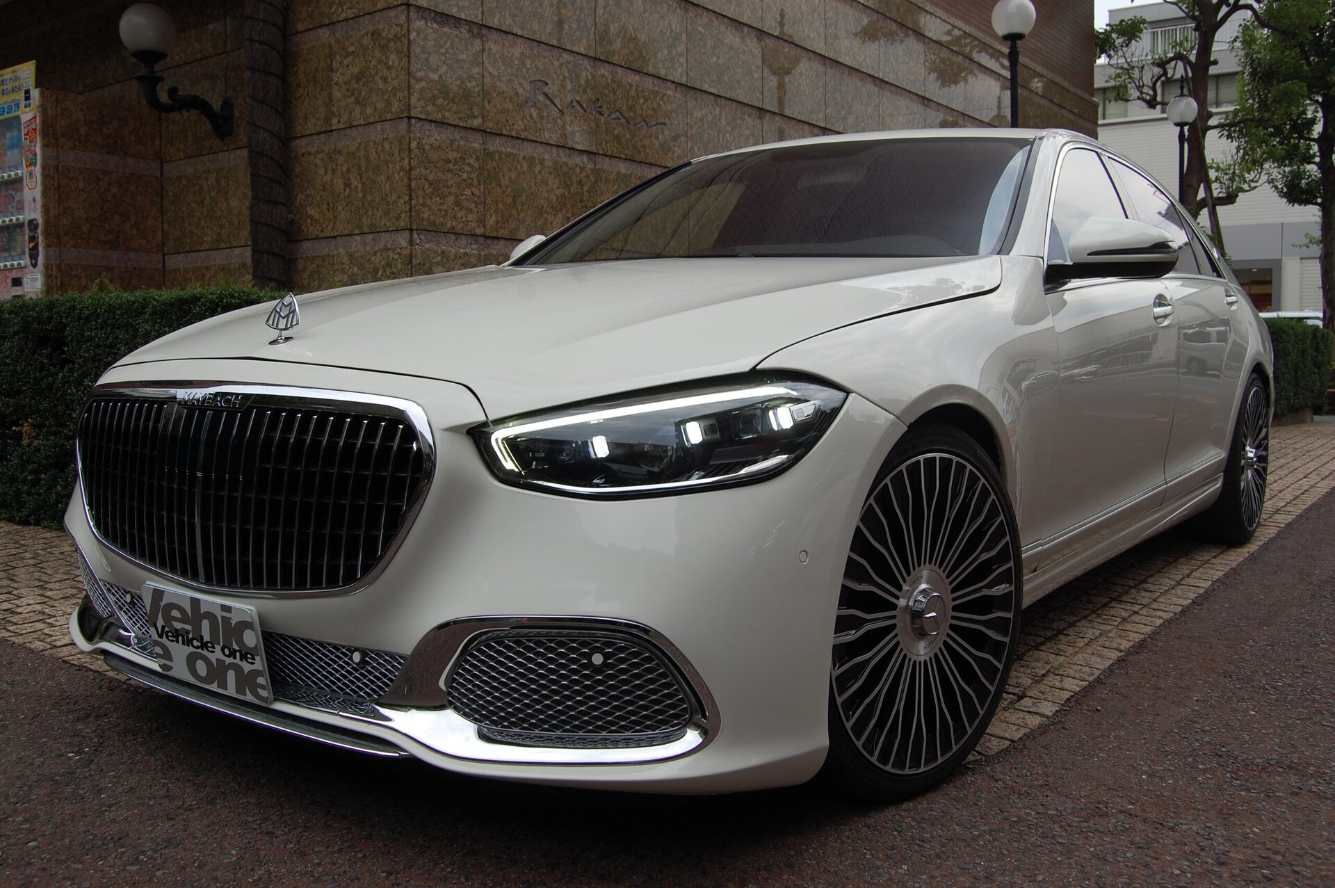 MERCEDES-BENZ S-CLASS - View 1