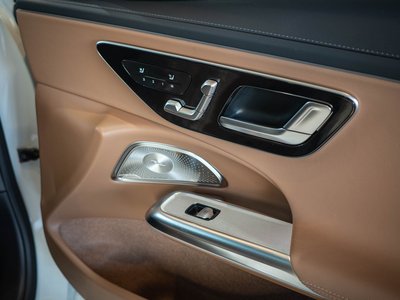 MERCEDES-BENZ E-CLASS - 3