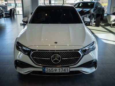 MERCEDES-BENZ E-CLASS - 1