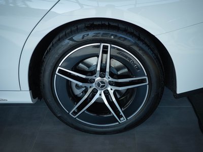 MERCEDES-BENZ E-CLASS - 2