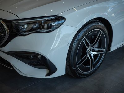 MERCEDES-BENZ E-CLASS - 10