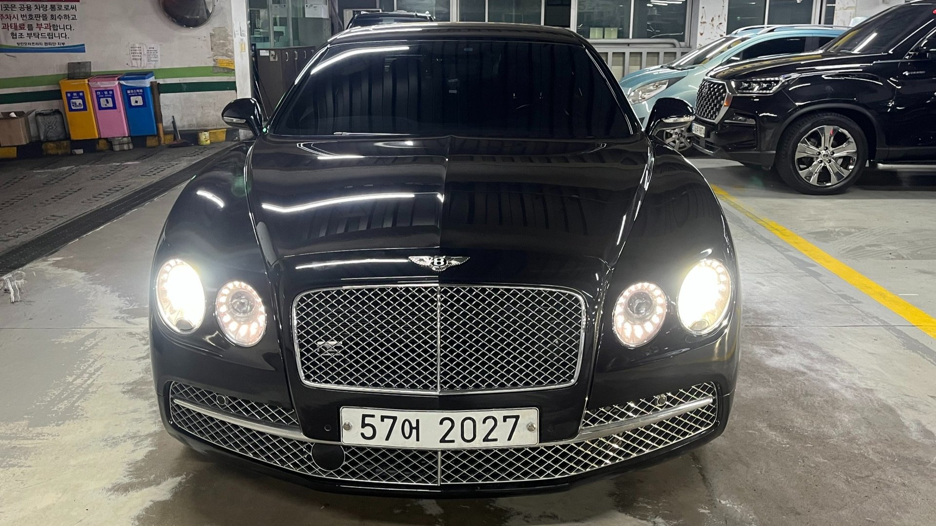 BENTLEY FLYING SPUR - View 1