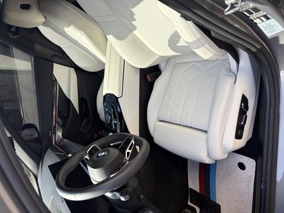 2025 BMW 5 SERIES photo 10