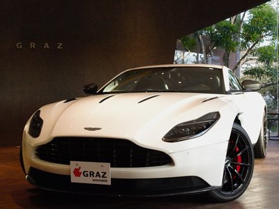 ASTON MARTIN DB11 - 1