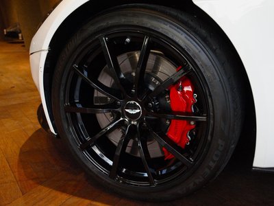 ASTON MARTIN DB11 - 6