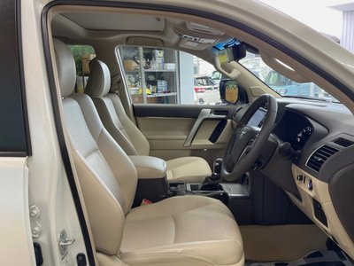 TOYOTA LAND CRUISER PRADO - 8