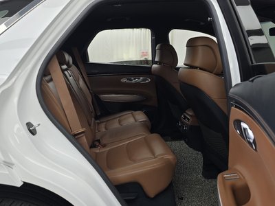 2021 Genesis GV70 thumbnail 17