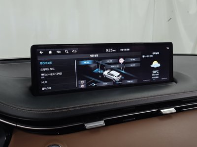 2021 Genesis GV70 thumbnail 32