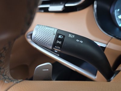 2021 Genesis GV70 thumbnail 28