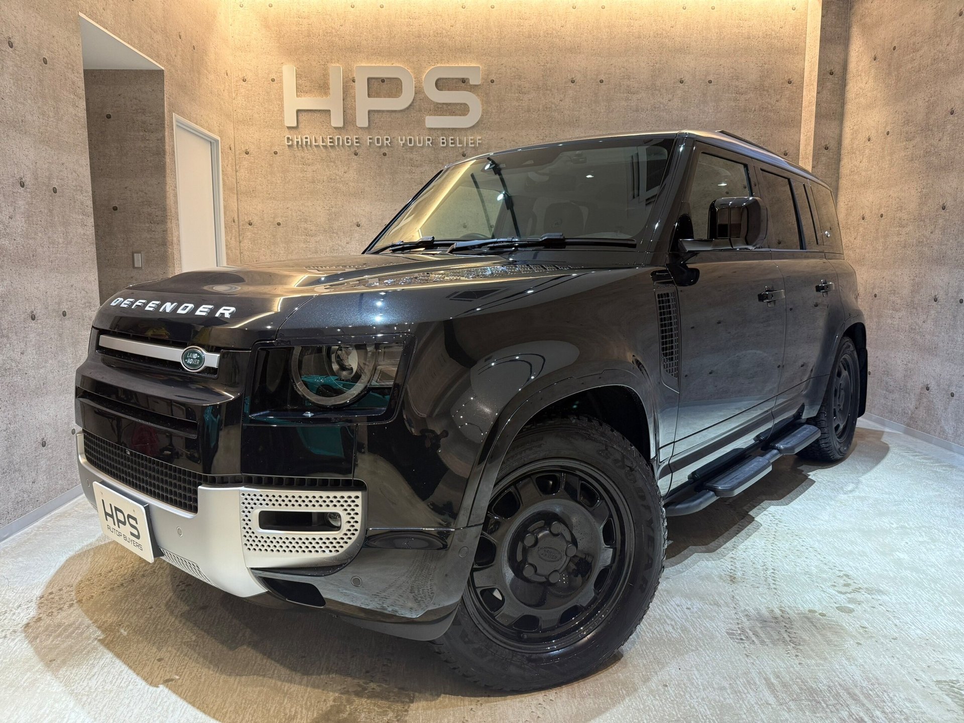 LAND ROVER DEFENDER - View 1