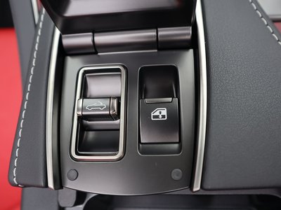 LEXUS LC CONVERTIBLE - 9