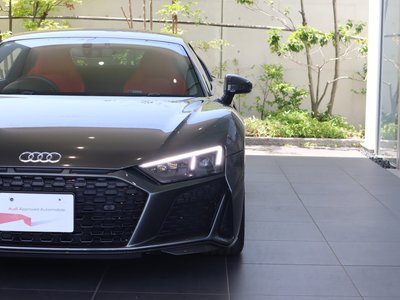 AUDI R8 - 8