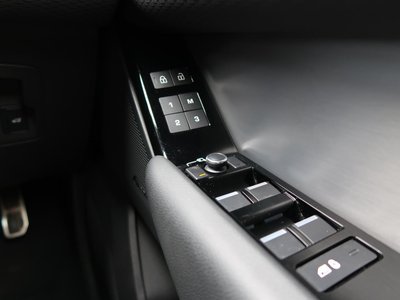 2021 LAND Rover RANGE ROVER VELAR thumbnail 47