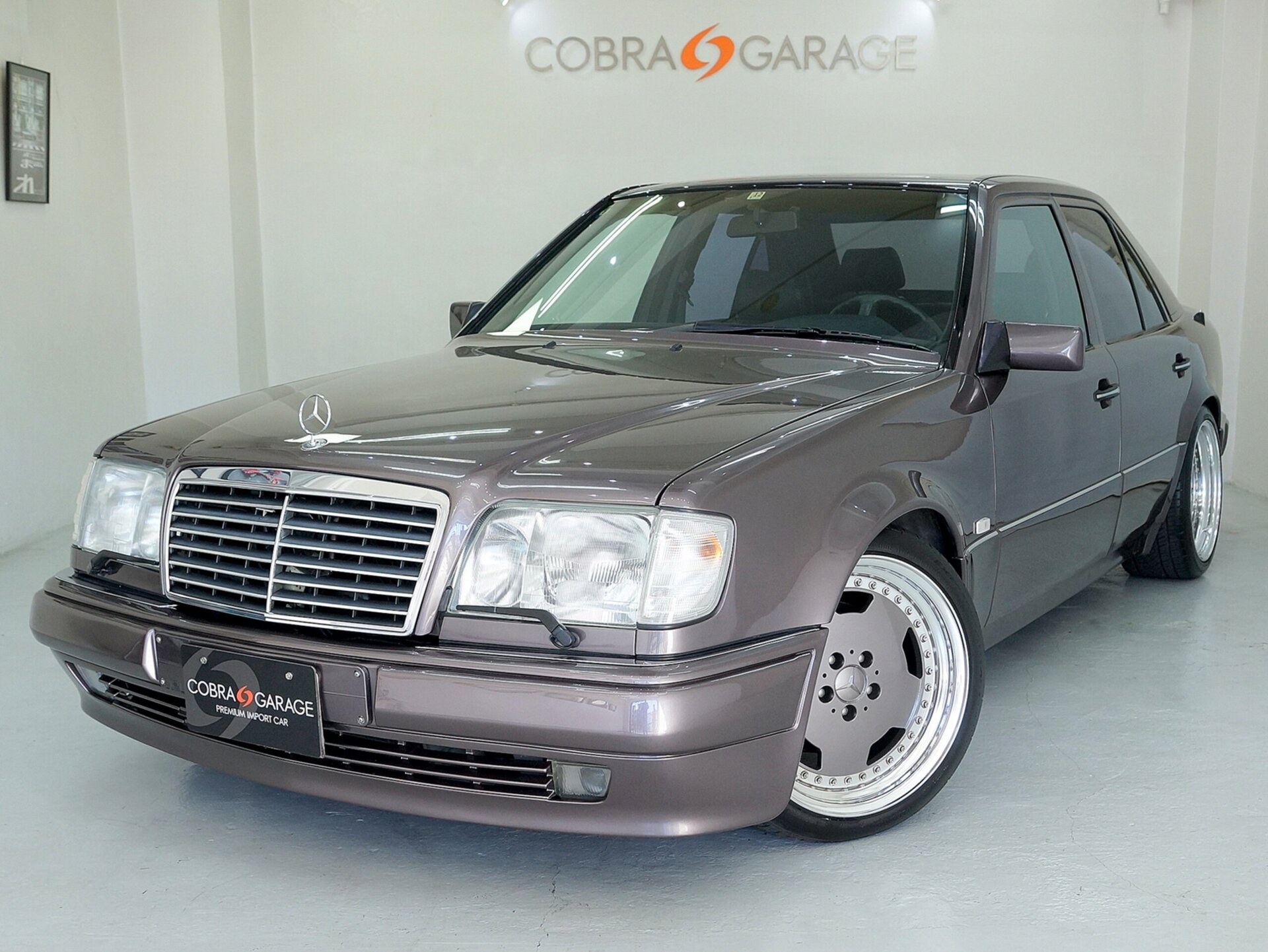 MERCEDES-BENZ MEDIUM-CLASS - View 1