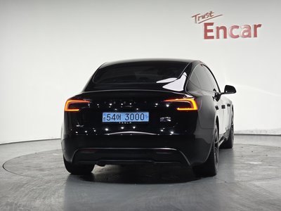 TESLA MODEL 3 - 4