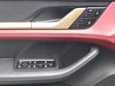 صورة مصغرة 28 لـ 2024 Porsche TAYCAN