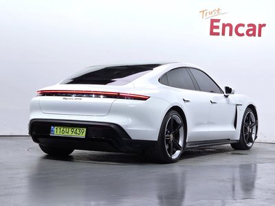 صورة 6 لـ 2024 Porsche TAYCAN