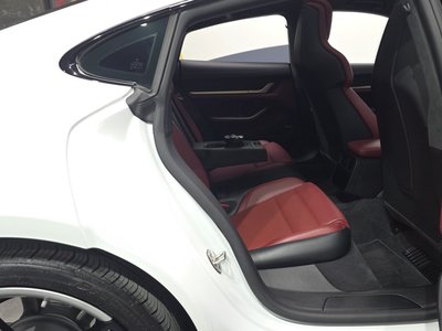 صورة مصغرة 18 لـ 2024 Porsche TAYCAN
