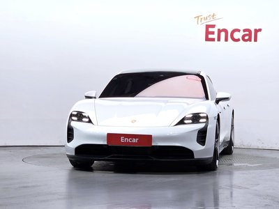 صورة 2 لـ 2024 Porsche TAYCAN