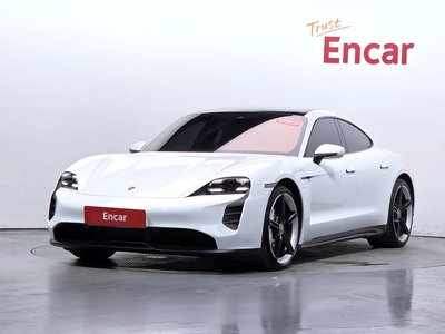 صورة 3 لـ 2024 Porsche TAYCAN