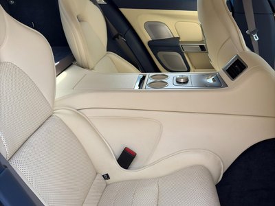 صورة 9 لـ 2010 Aston Martin RAPIDE