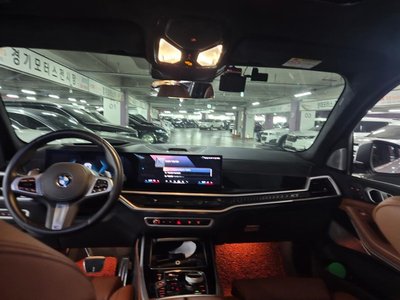 BMW X7 - 7