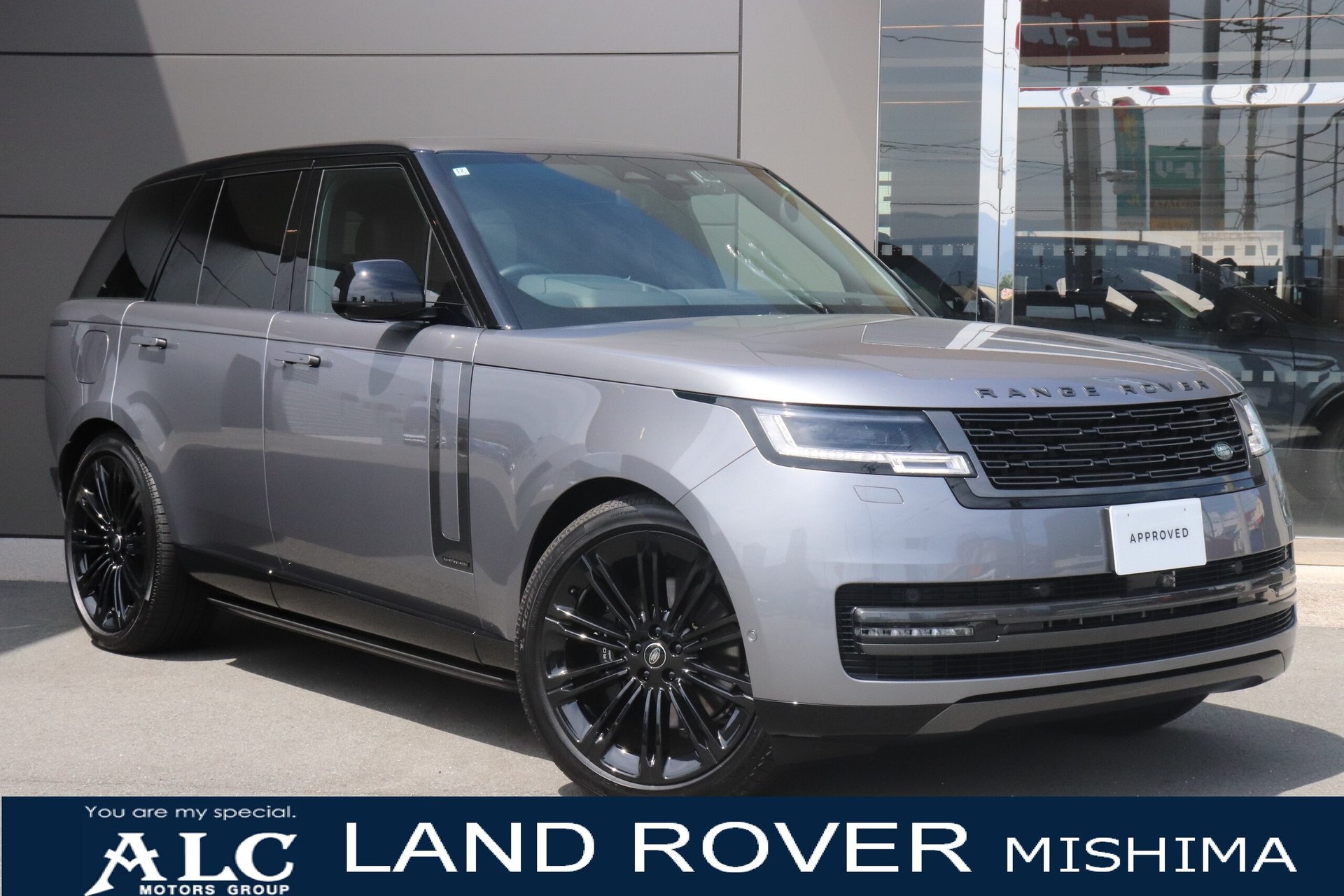 LAND ROVER RANGE ROVER - View 1