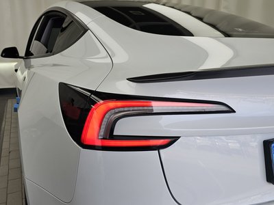 2024 Tesla MODEL 3 — фото 10