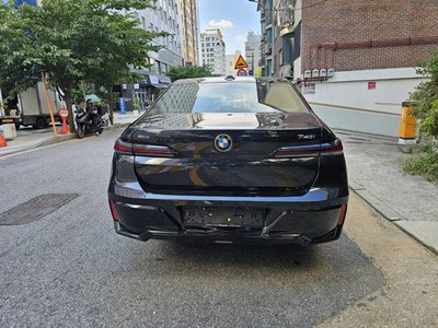 BMW 7 SERIES - 2
