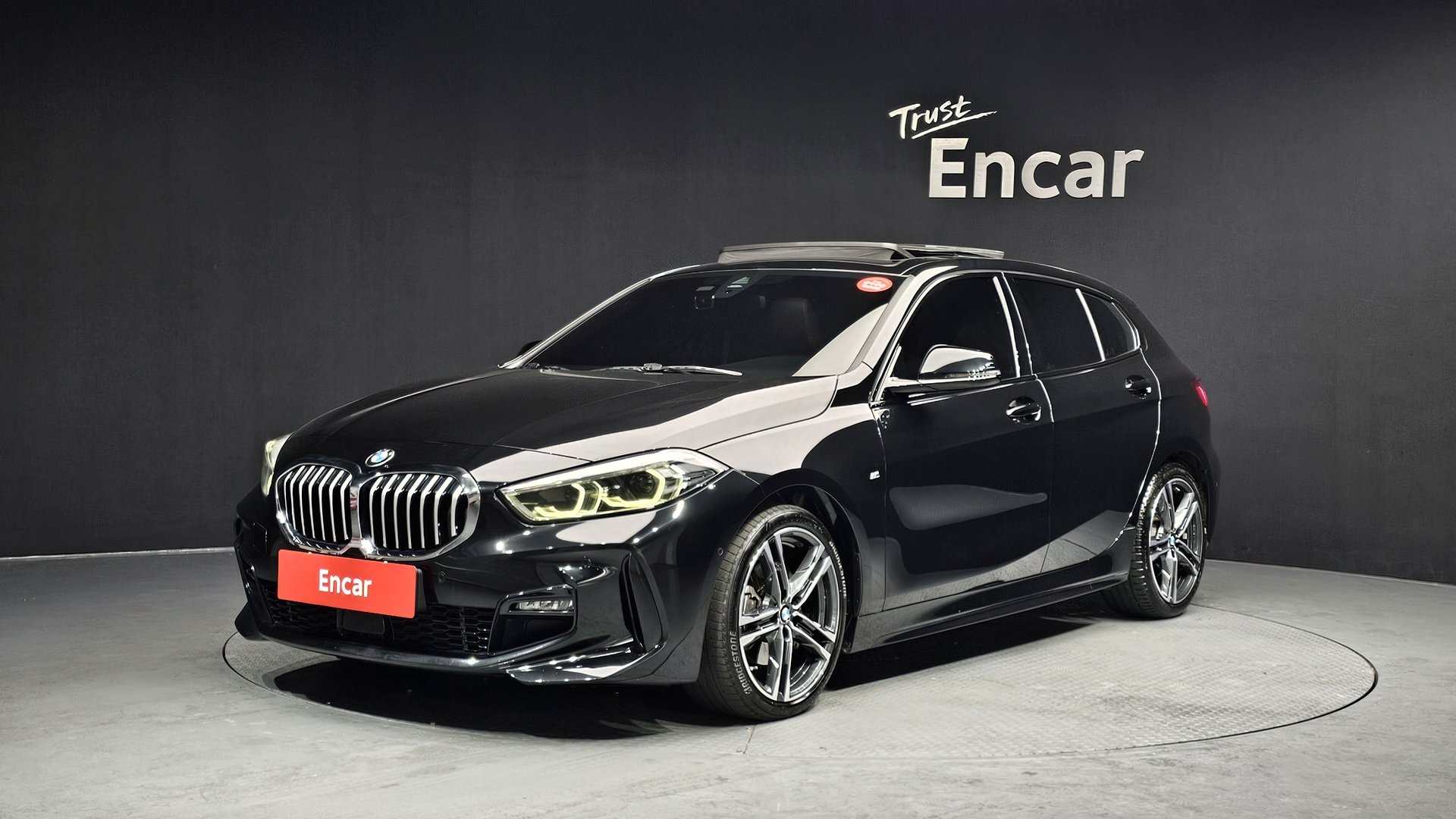 BMW 1 SERIES - View 1