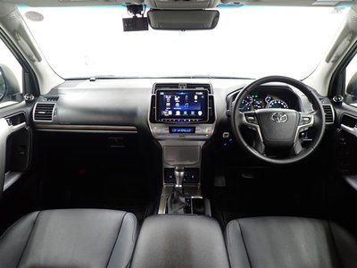 TOYOTA LAND CRUISER PRADO - 7