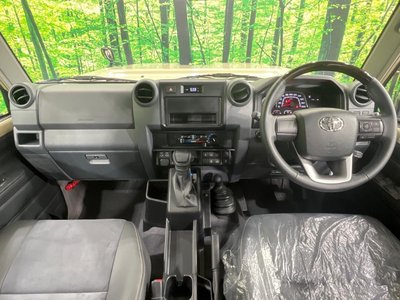 TOYOTA LAND CRUISER 70 - 2