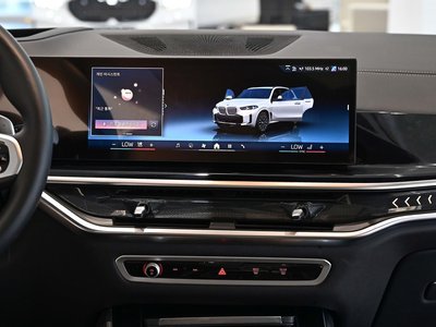 2025 BMW X5 缩略图 18