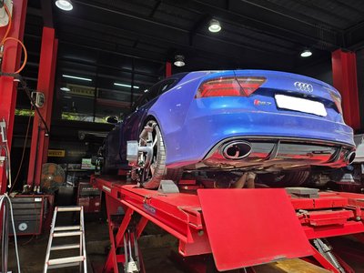 2015 AUDI RS7 — фото 5