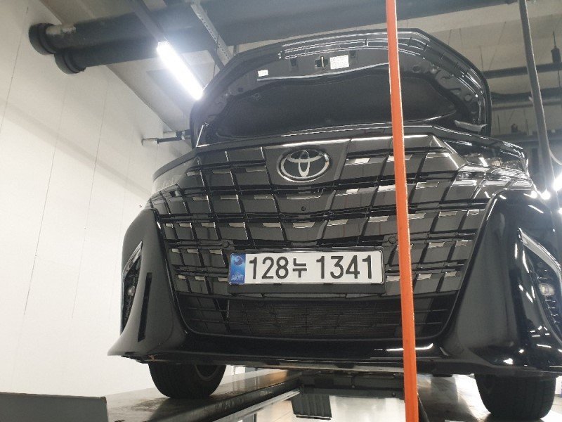 TOYOTA ALPHARD - View 1