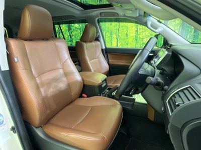 TOYOTA LAND CRUISER PRADO - 8