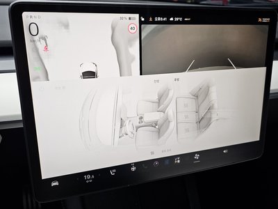 2022 Tesla MODEL Y thumbnail 25
