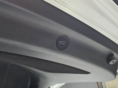 2022 Tesla MODEL Y thumbnail 27