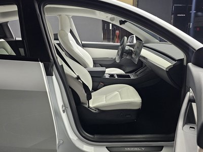 2022 Tesla MODEL Y thumbnail 18