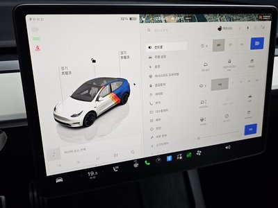 2022 Tesla MODEL Y thumbnail 24